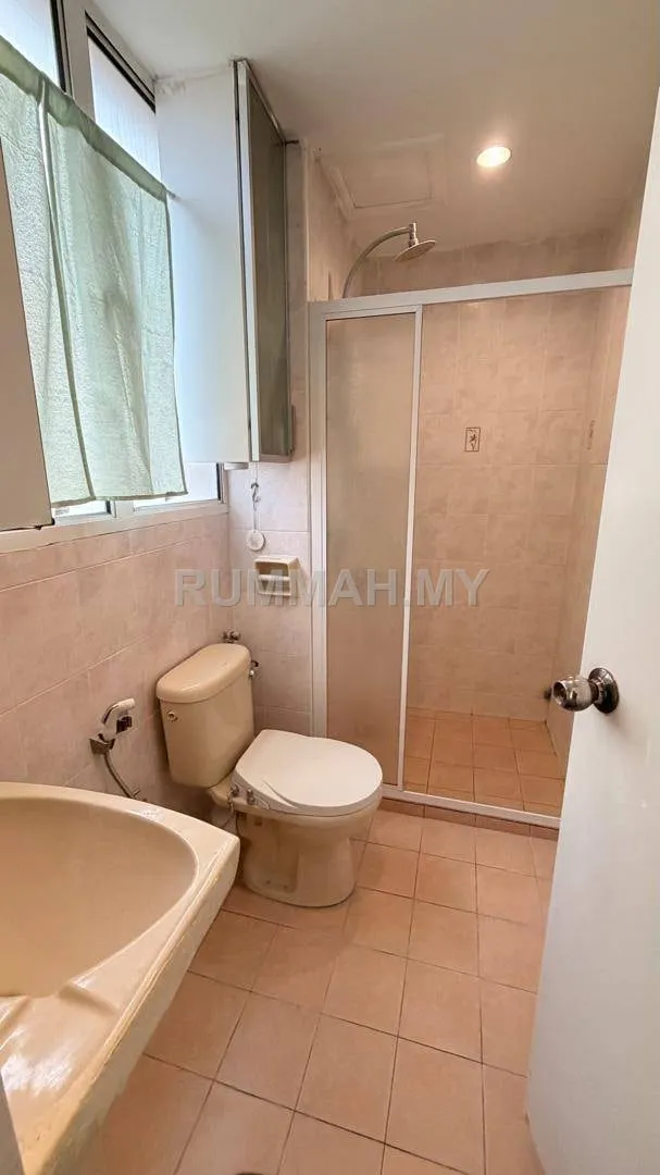 condo in Sungai Ara, Penang — photo 2
