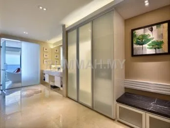 condo in Teluk Kumbar, Penang — photo 2