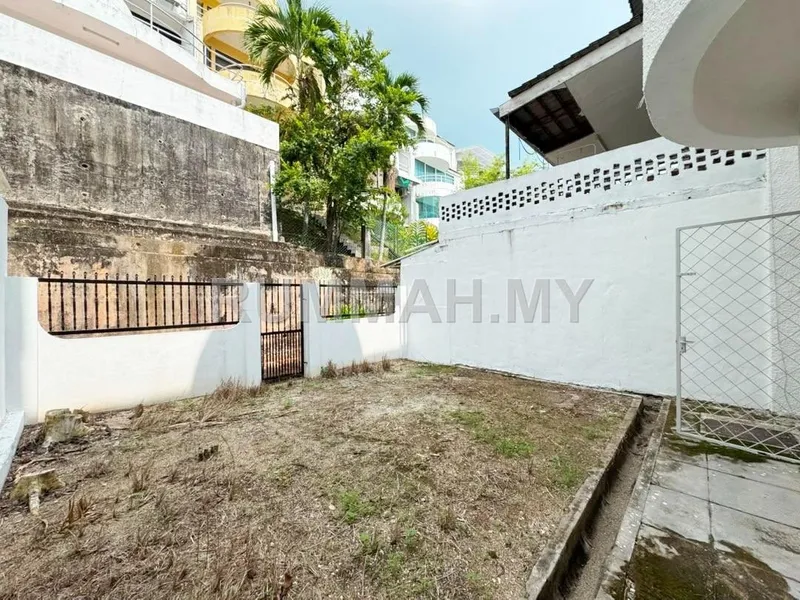 house in Batu Ferringhi, Penang — photo 3