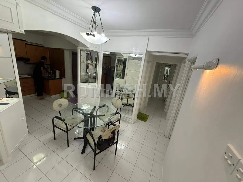 Villa Emas near Queensbay at Bayan Lepas, Furnished Renovated Pool View SA7433