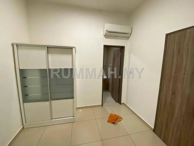 Tree Sparina near Airport at Bayan Lepas | Fully Furnished Pool View SA2910