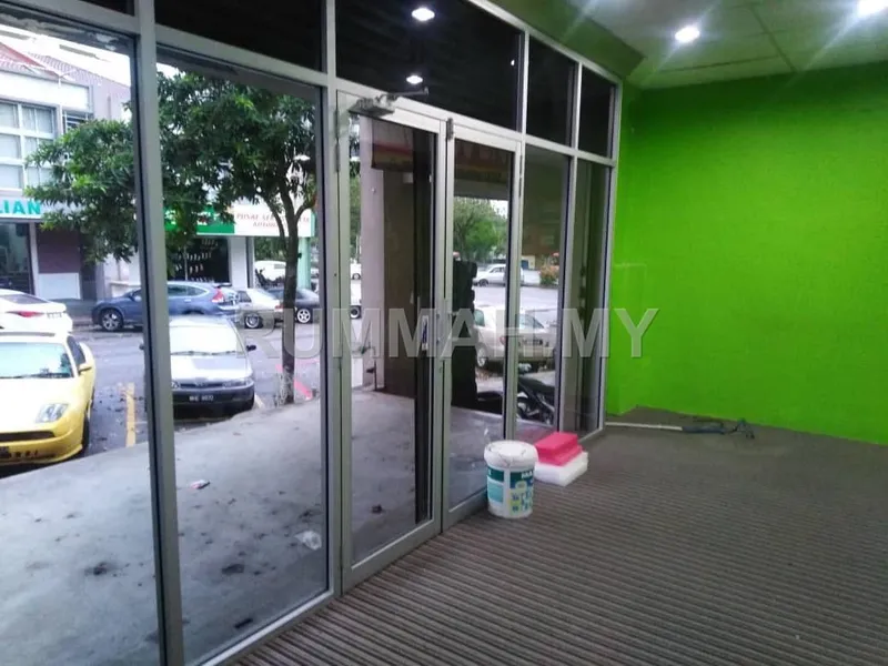 commercial in Seri Kembangan, Selangor — photo 2