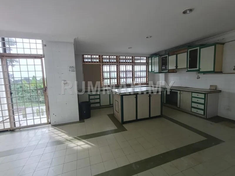 house in Bukit Jambul, Penang — photo 2