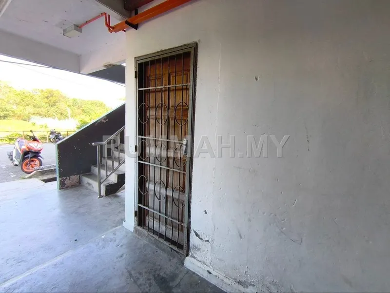 condo in Pengkalan Balak, Melaka — photo 2