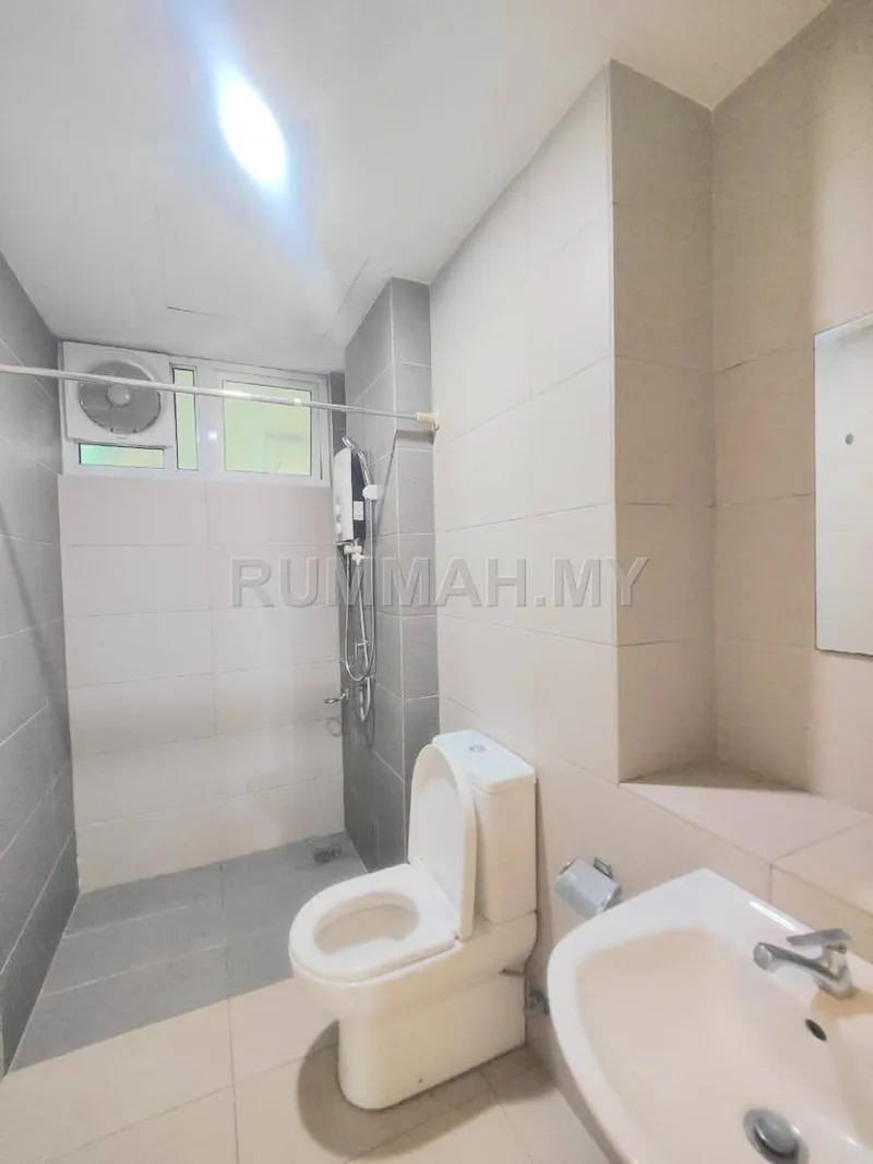 condo in Sungai Ara, Penang — photo 3