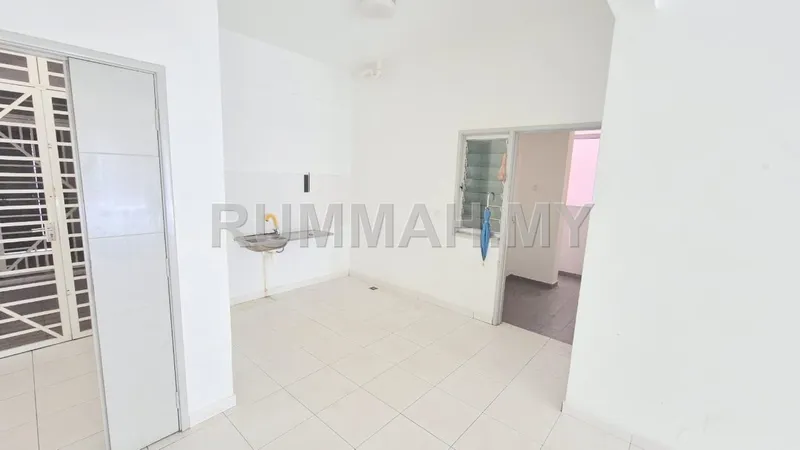 The Golden Triangle 1165sqft 2 Car Park Bare Unit Sungai Ara