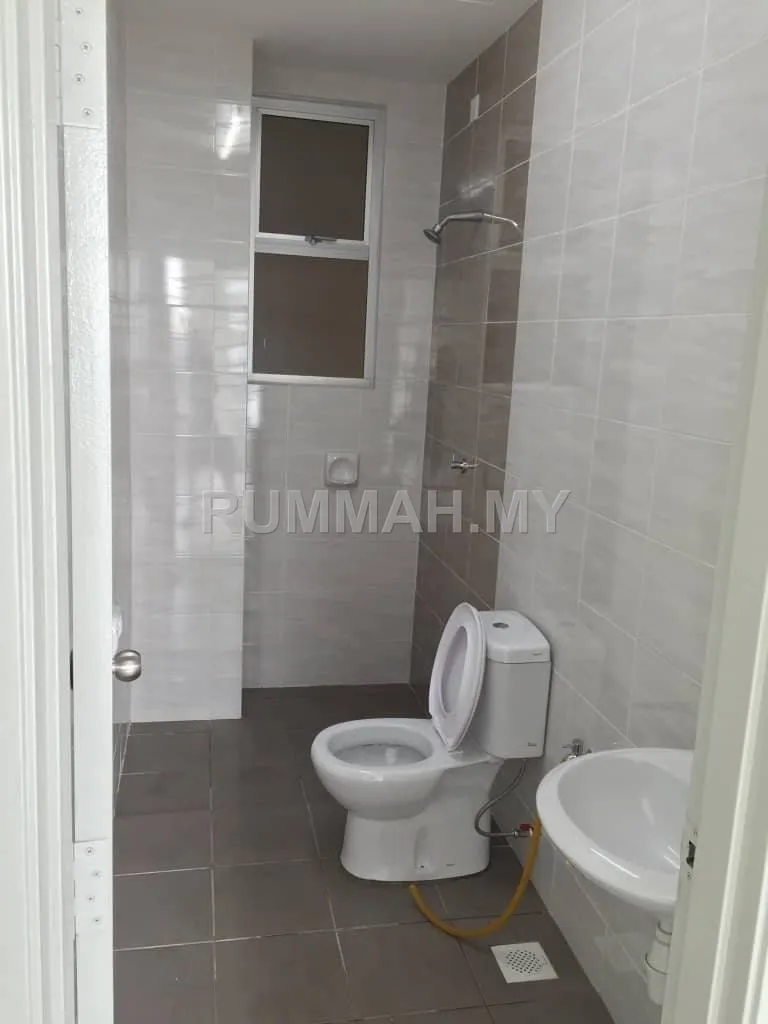 condo in bandar saujana putra, Selangor — photo 3
