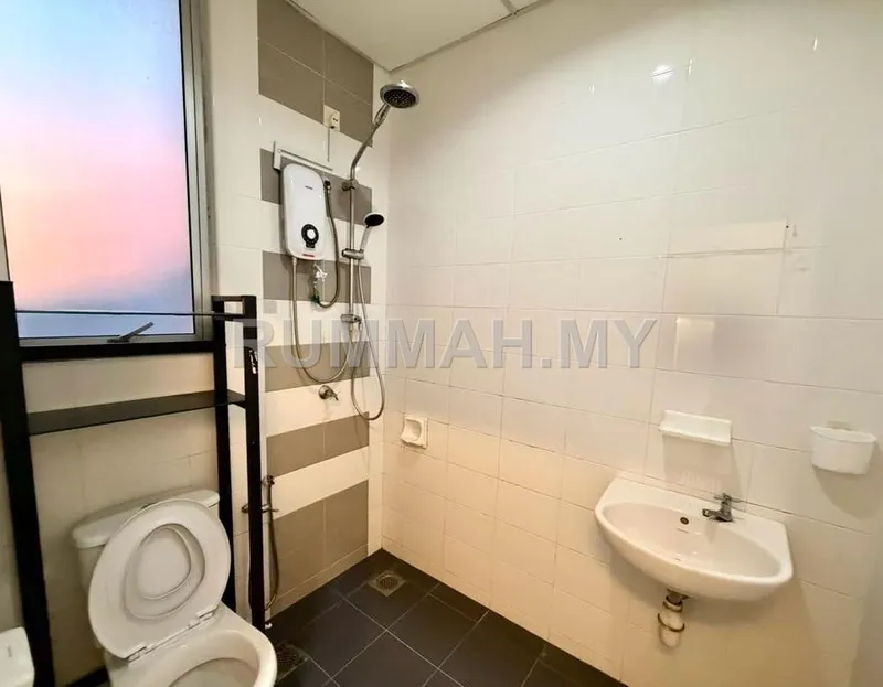 condo in Farlim, Penang — photo 2