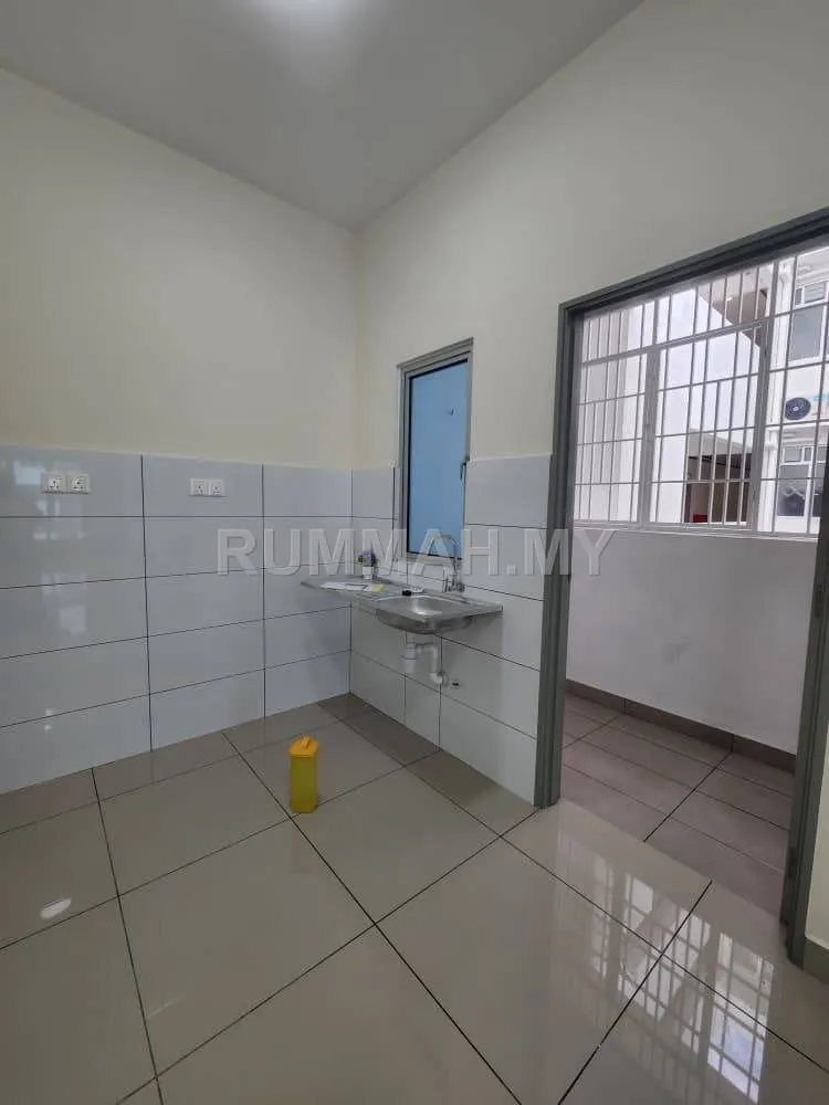 condo in kajang, Selangor — photo 2