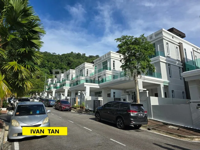3 Sty Bungalow【Worth Buy】Starhill Bukit Gambier 4200sf,6+1 Room 6 bath