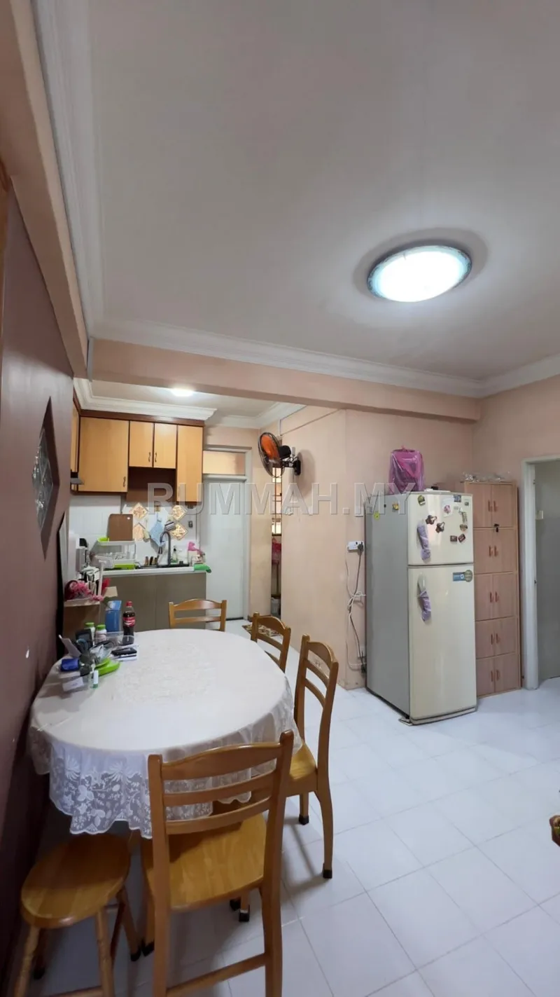 3-bedroom condo in George Town, Penang for sale — Kingfisher Series Condo at Greenlane For Sale