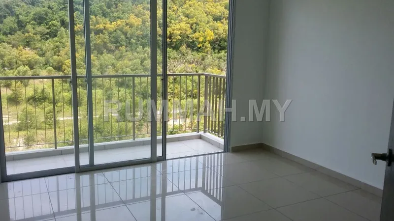 3-bedroom condo for sale in Teluk Kumbar, Penang