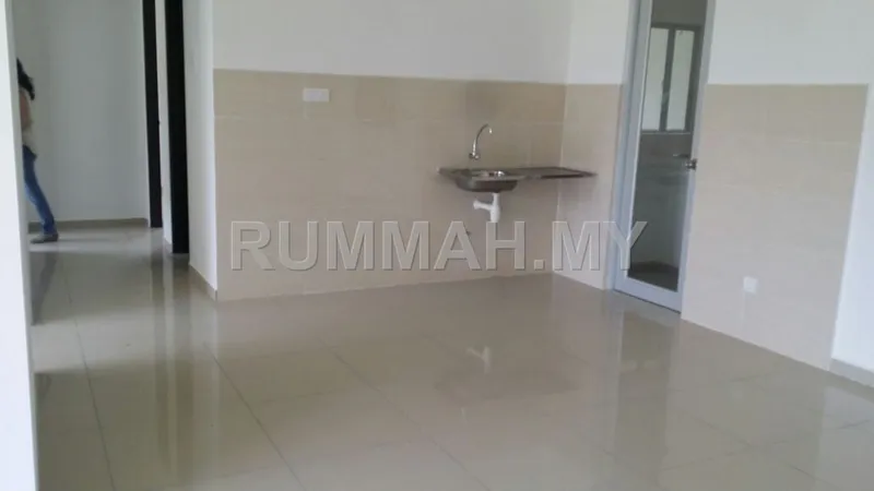 condo in Teluk Kumbar, Penang — photo 3