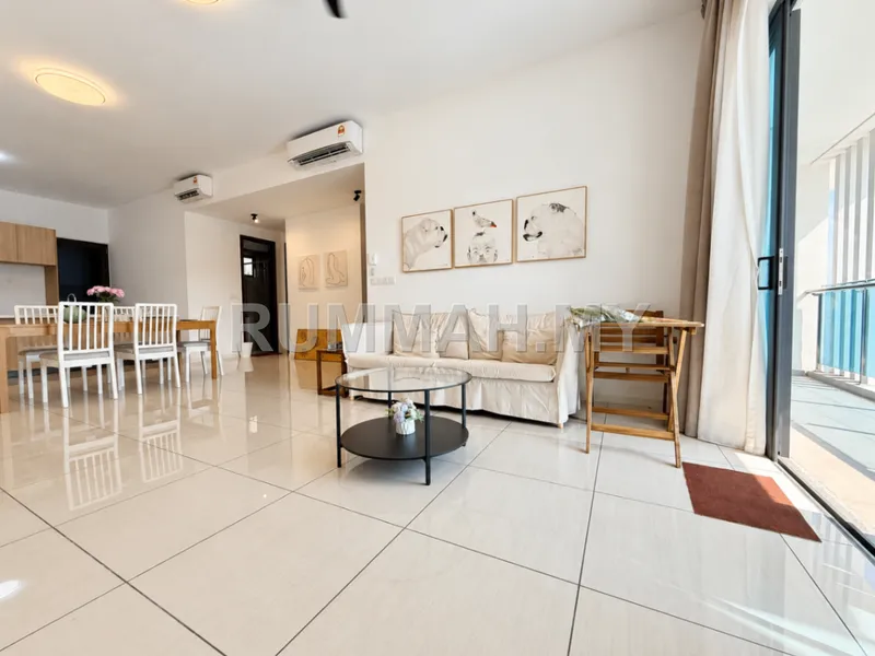 Queens Residence Q1 Renovated & Seaview 1410sf Queensbay Mall