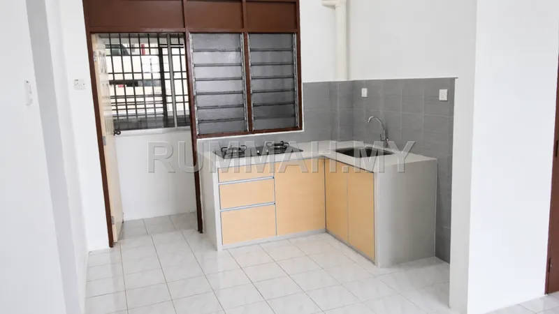 Sinar Bukit Dumbar Jelutong Bare unit Low floor worth to buy