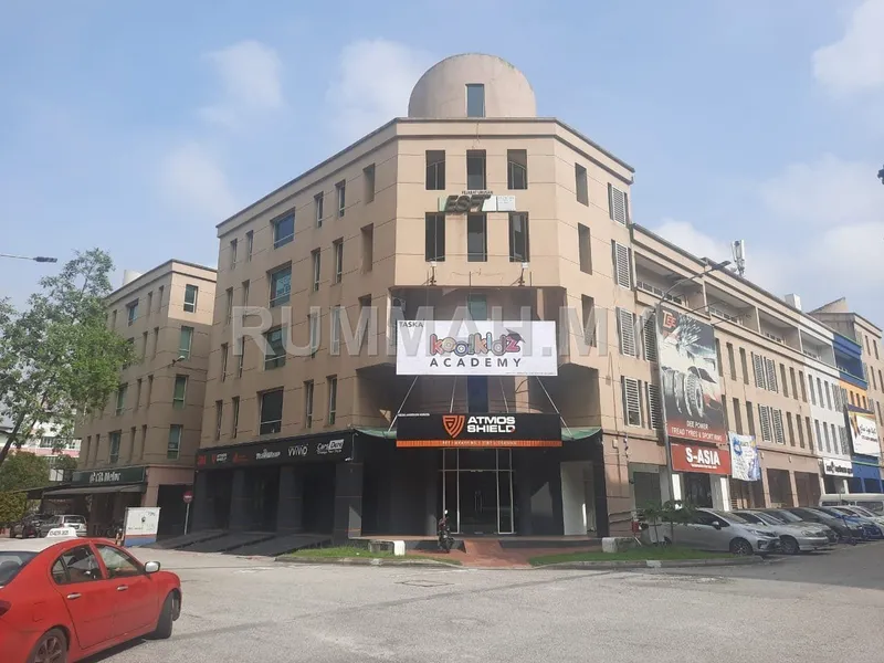 4.5 Storey SHOP THE STRAND Kota Damansara, Actual, CORNER LOT, Prime Location