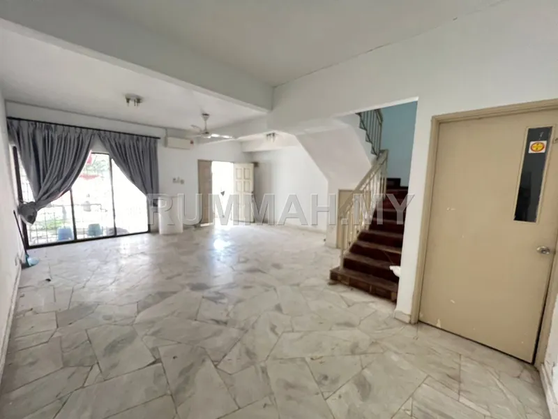 2 Storey TAMAN SRI MANJA PJ, Actual, FULLY EXTEND, WELL KEEP, Low Deposit