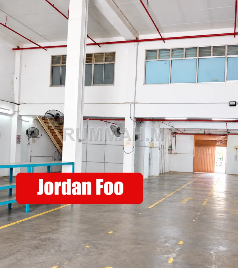 Macallum Harbour Trade Centre 9700sf Commercial Sale with tenancy 4.4%