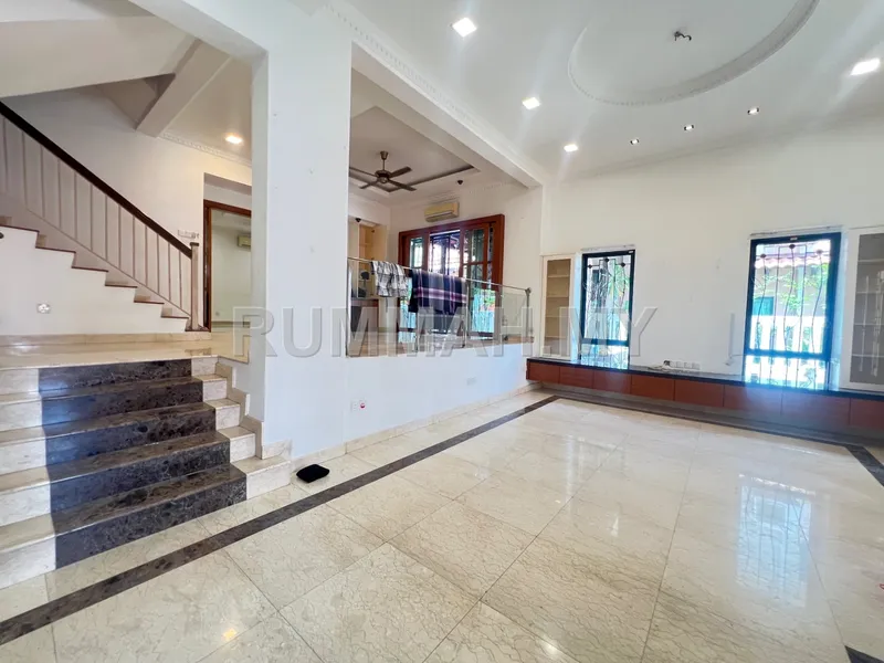 5-bedroom house for sale in Cheras, Kuala Lumpur - 2.5 Storey Semi-D @ Bukit Segar, KL