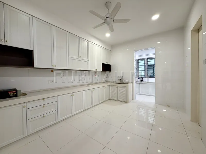 3 Storey Superlink for Sale @ Cheras Vista, Cheras | Renovated