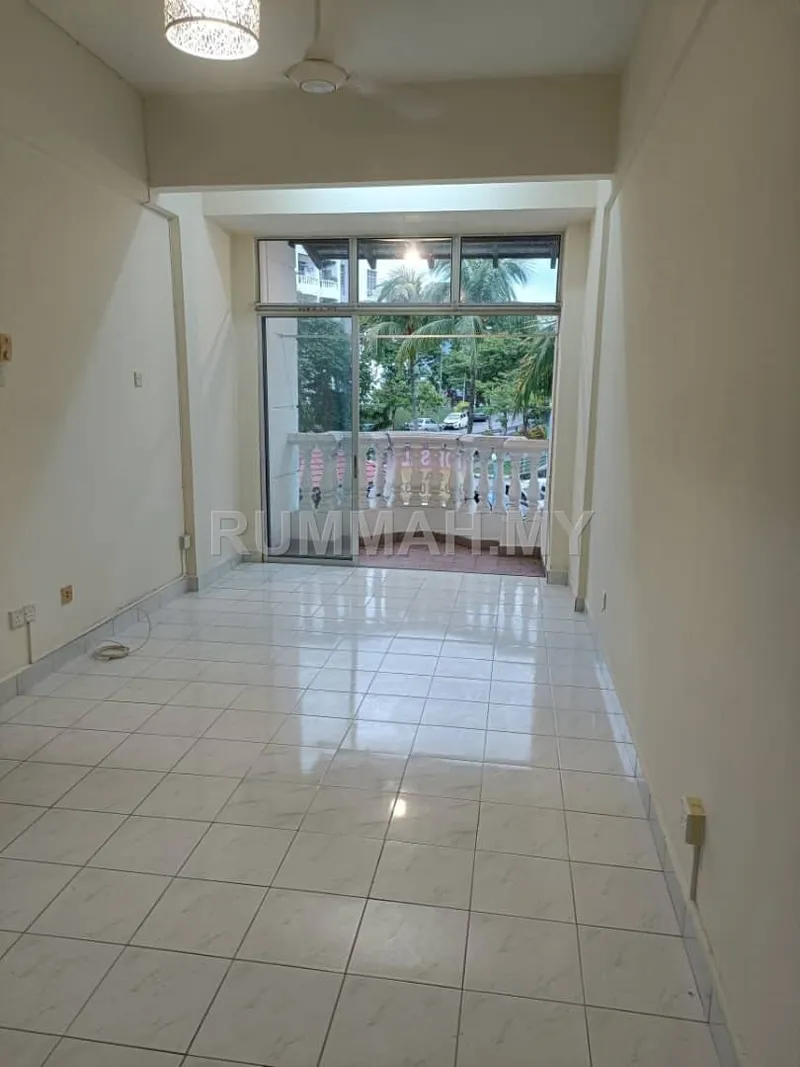 3-bedroom condo in Selayang, Selangor for sale — CASA MILA CONDO SELAYANG, Actual, WELL KEEP, LEVEL 1, Low Deposit