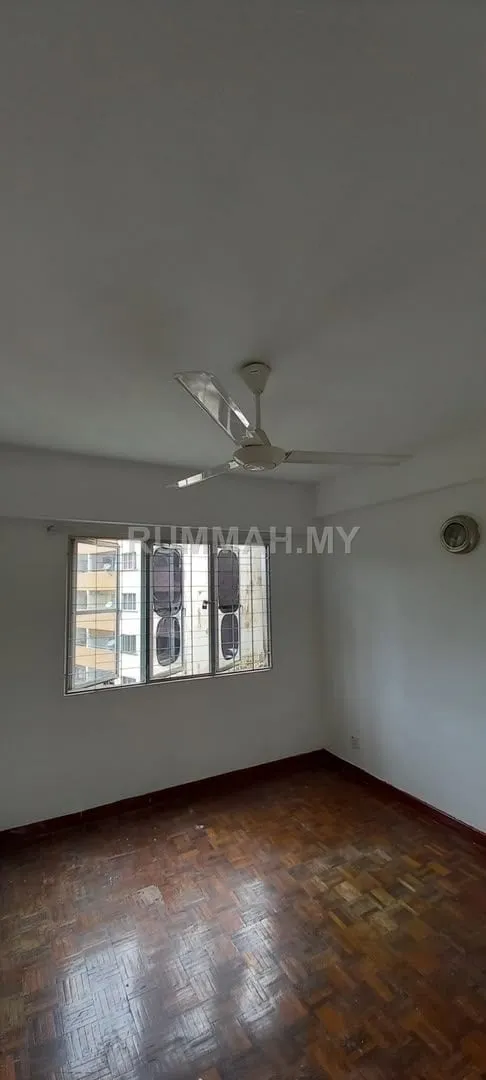 condo in Bandar Sri Damansara, Selangor — photo 3