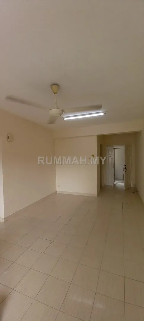 PARADESA RUSTICA CONDO, Actual, Freehold, CORNER LOT, Well Keep, Low Deposit