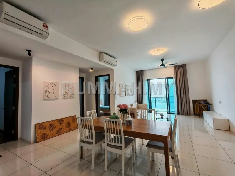 Queens Residence Q1 with seaview 1400sf for sale