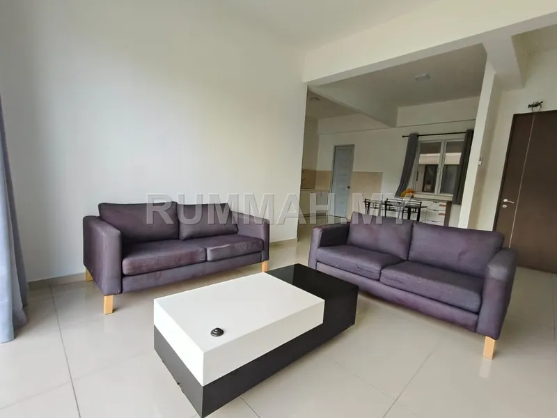 Platinum III, Teluk Kumbar | Partially Furnished|2 Cp