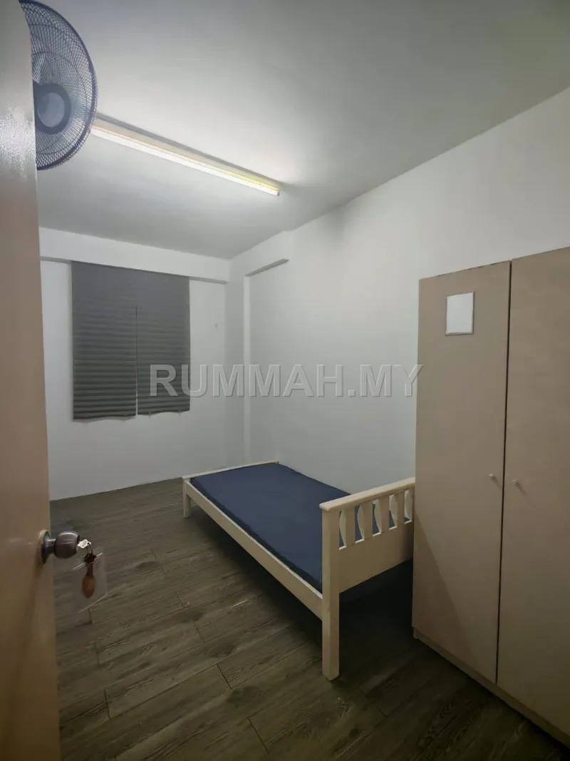 Room for Rent @ SRI SAUJANA GEORGETOWN, George Town | Fully Furnished