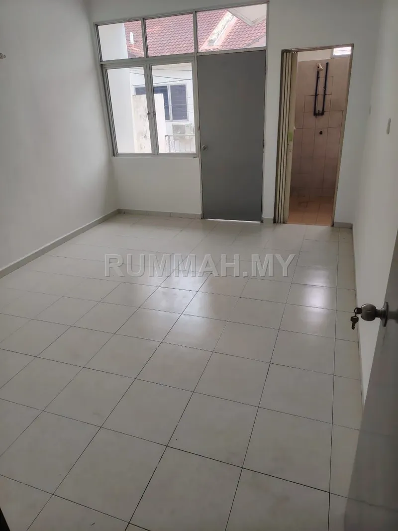4-bedroom house for rent in Batu Maung, Penang - Terrace House @ Batu Maung 4 Bedrooms