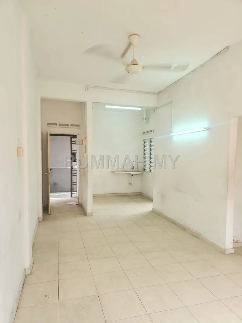 condo in Taman Pulai Utama, Johor — photo 2