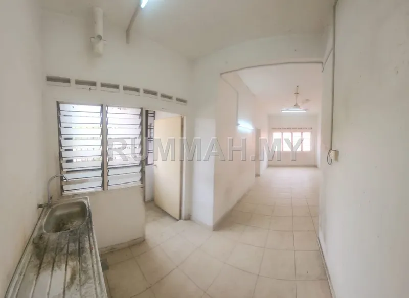 condo in Taman Pulai Utama, Johor — photo 3