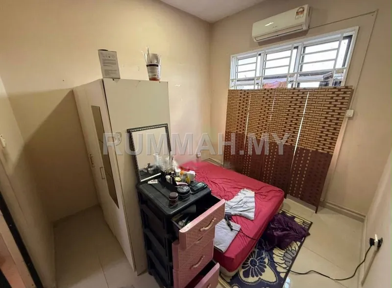 condo in Taman Maluri (Ulu Tiram), Johor — photo 3