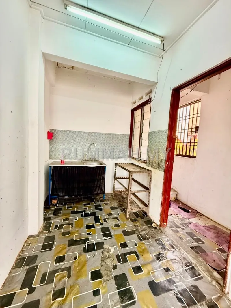 condo in Taman Sri Plentong (Masai), Johor — photo 2
