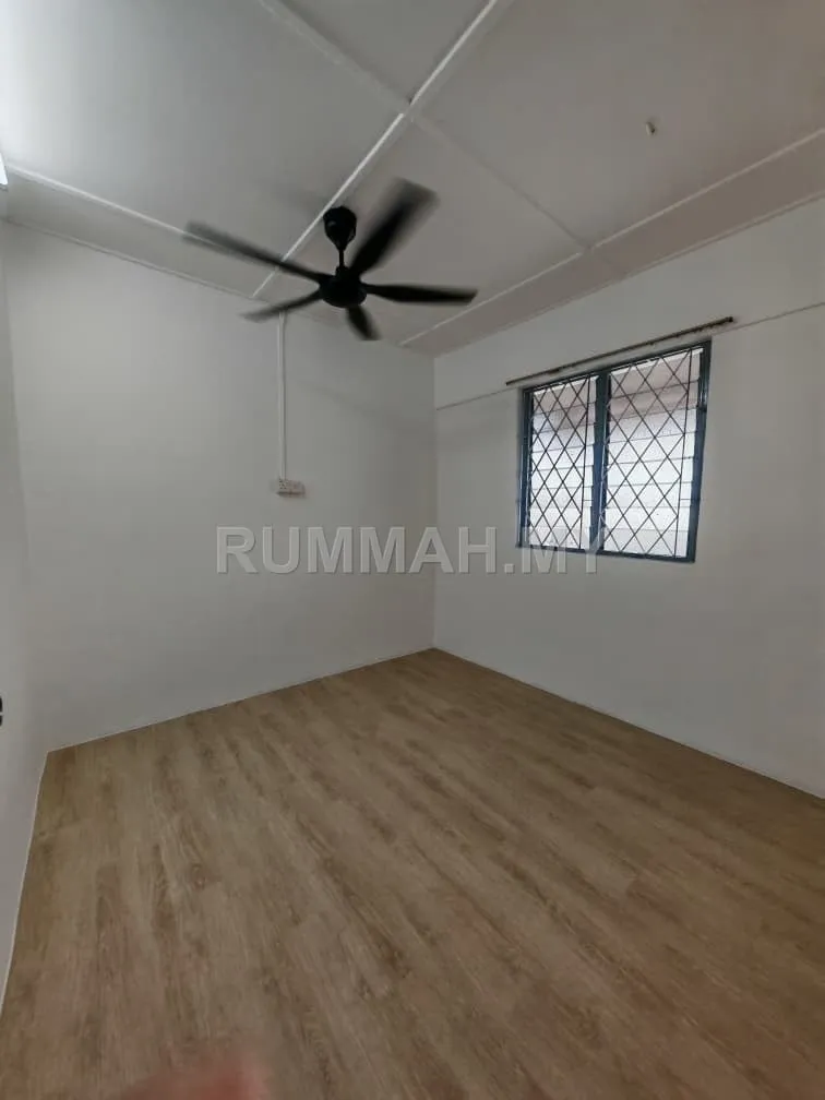 condo in Taman Ungku Tun Aminah, Johor — photo 3