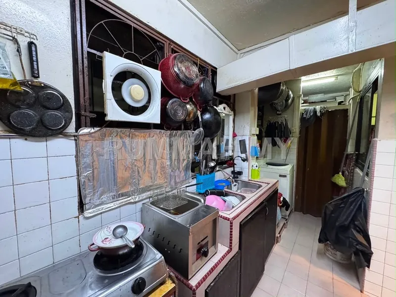 condo in Taman Daya, Johor — photo 2