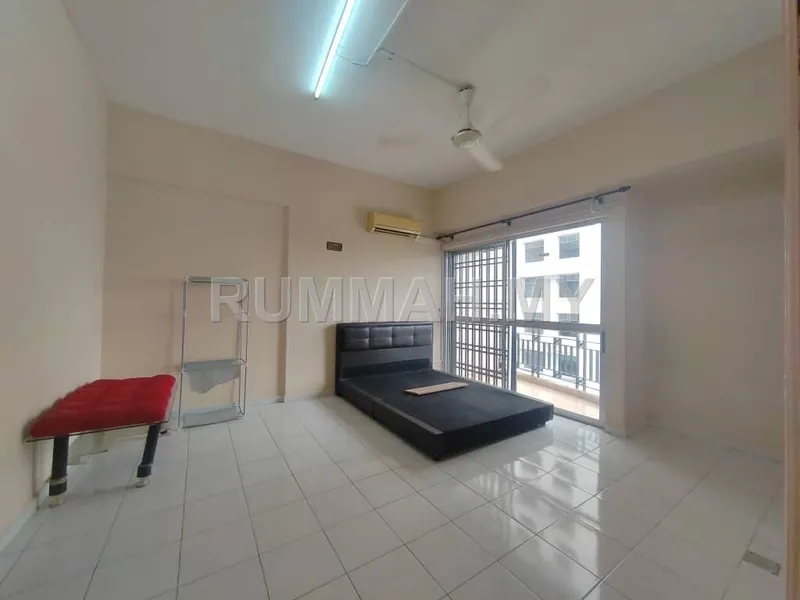 condo in Larkin, Johor — photo 2