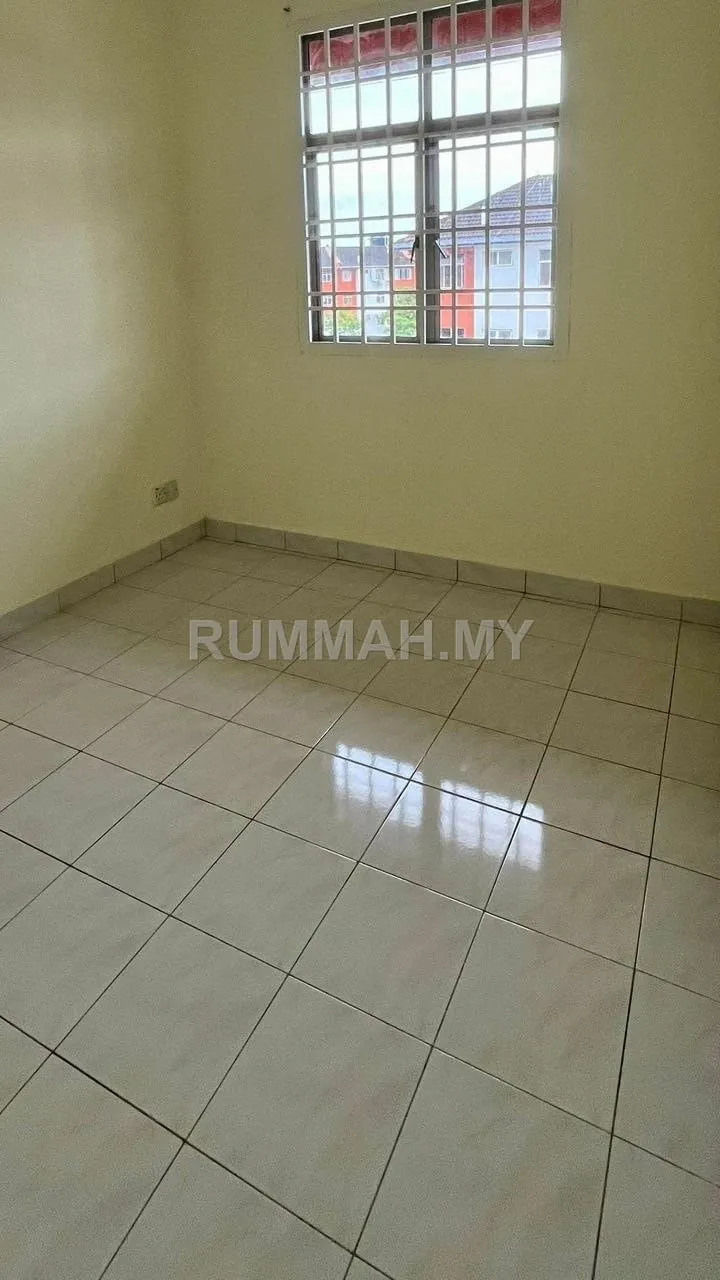 condo in Bandar Putra Kulai, Johor — photo 3