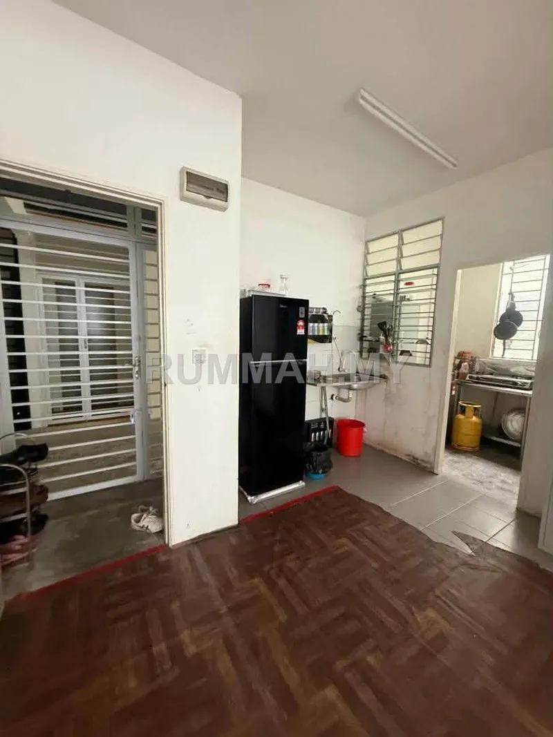 condo in Flora Damai, Johor — photo 3