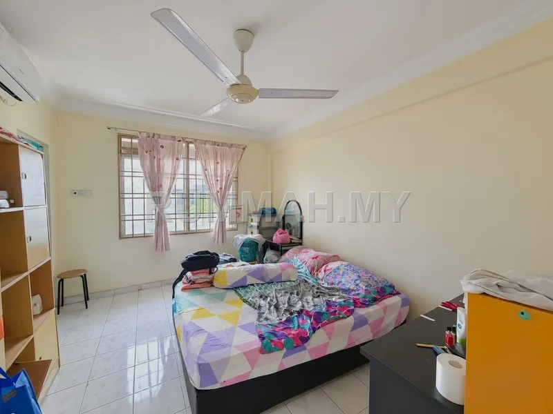 condo in Bandar Selesa Jaya, Johor — photo 3