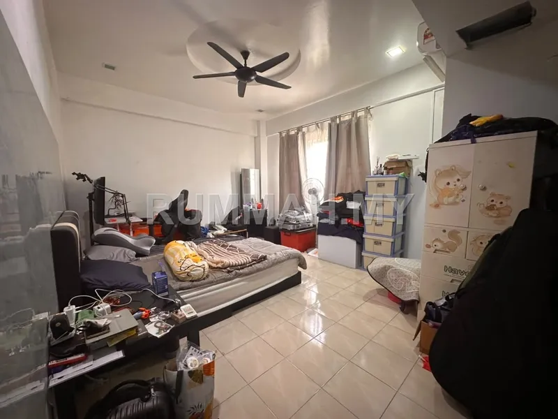 condo in Taman Tampoi Indah, Johor — photo 3