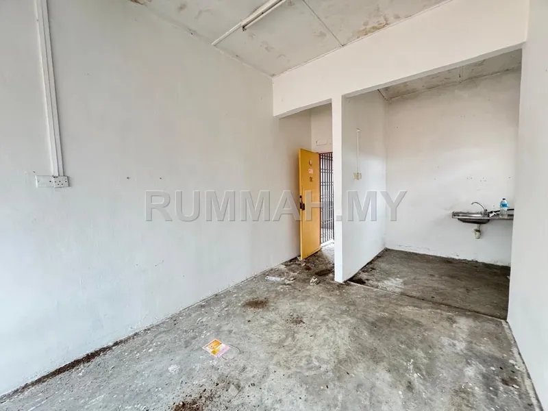 condo in Taman Pulai Utama, Skudai, Johor — photo 2