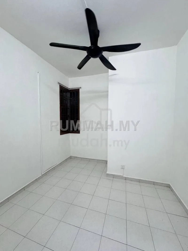 condo in Taman Nusa Perintis, Gelang Patah, Johor — photo 2