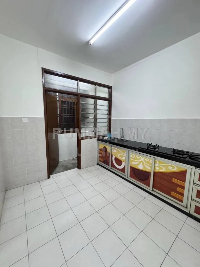 condo in Taman Nusa Perintis, Gelang Patah, Johor — photo 3