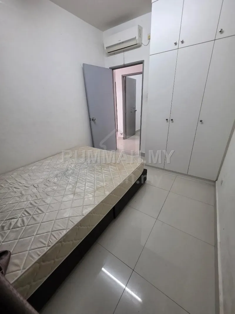 condo in Gelang Patah, Johor — photo 3