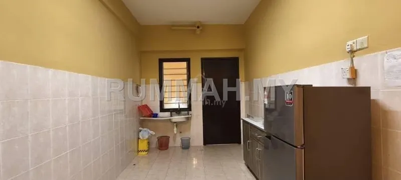 condo in Taman Bayu Puteri, Johor Bahru, Johor — photo 2