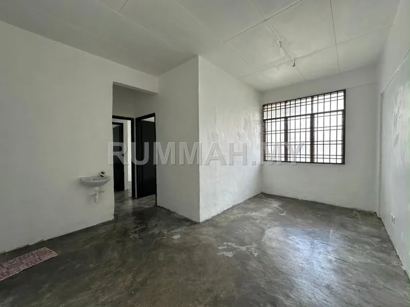 condo in Taman Tan Sri Yaacob, Johor — photo 2
