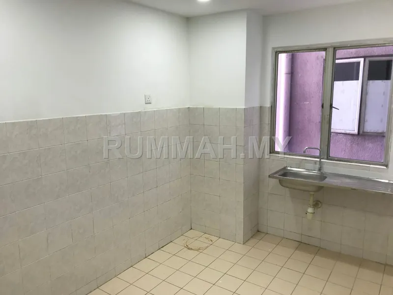 condo in Bandar Sunway, Selangor — photo 2