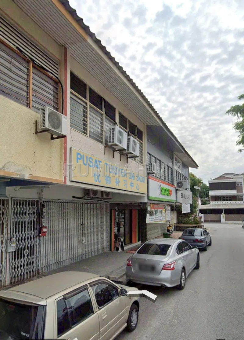 2storey shophouse opposite chung hwa school near Penang bridge
